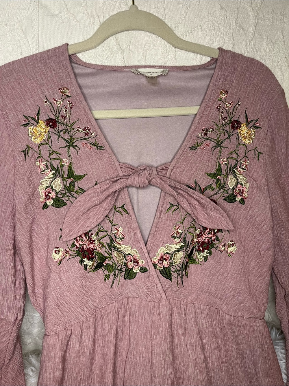 Altar'd State Joanna Floral Embroidered Women’s Medium Romper - Picture 2 of 4